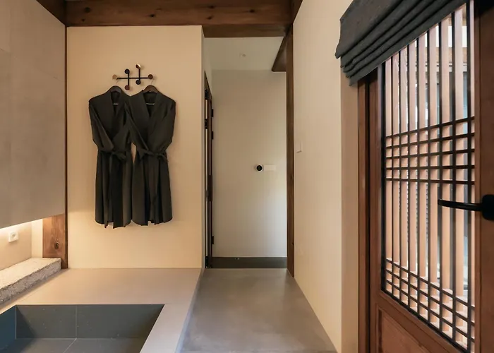 New Primium Hanok Stay, 한옥독채 서촌별당- 경복궁역 도보 5분 * Séoul