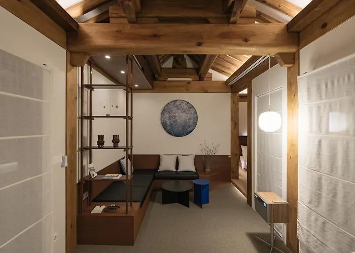 New Primium Hanok Stay, 한옥독채 서촌별당- 경복궁역 도보 5분 ソウル特別市