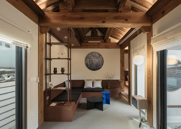 New Primium Hanok Stay, 한옥독채 서촌별당- 경복궁역 도보 5분 * Séoul