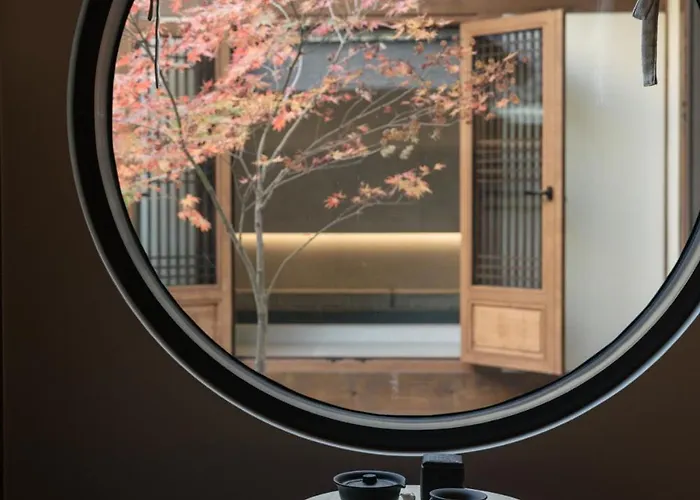New Primium Hanok Stay, 한옥독채 서촌별당- 경복궁역 도보 5분 *