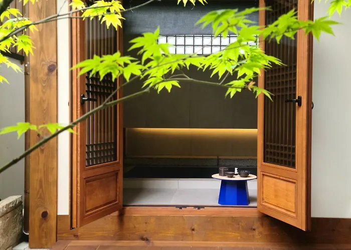 New Primium Hanok Stay, 한옥독채 서촌별당- 경복궁역 도보 5분 Hébergement de vacances Séoul